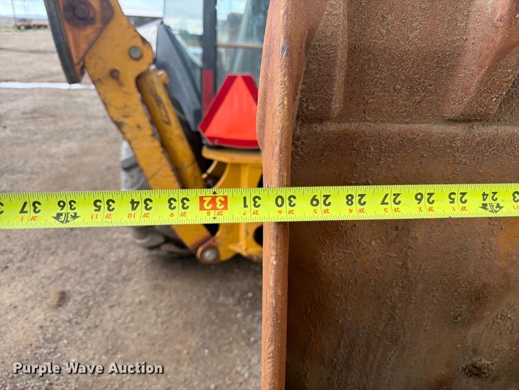image for item FM7612 2001 John Deere 410G backhoe