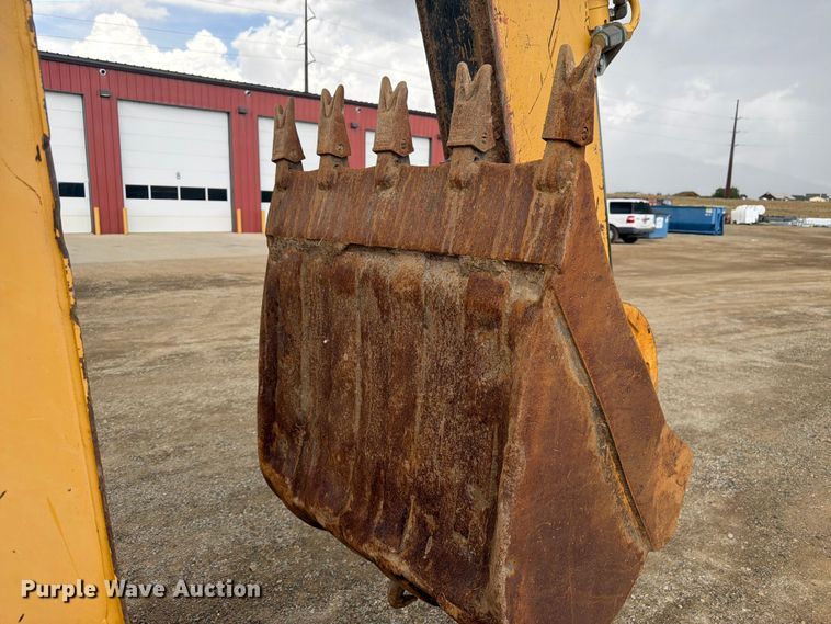 image for item FM7612 2001 John Deere 410G backhoe
