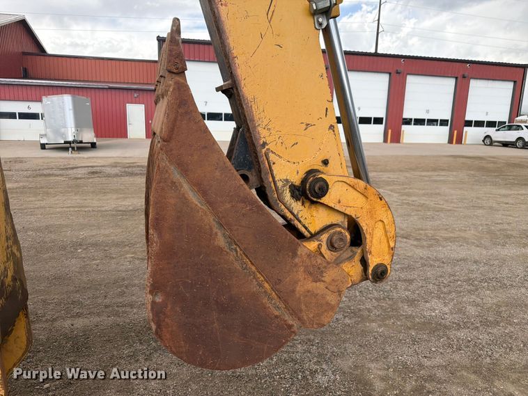image for item FM7612 2001 John Deere 410G backhoe