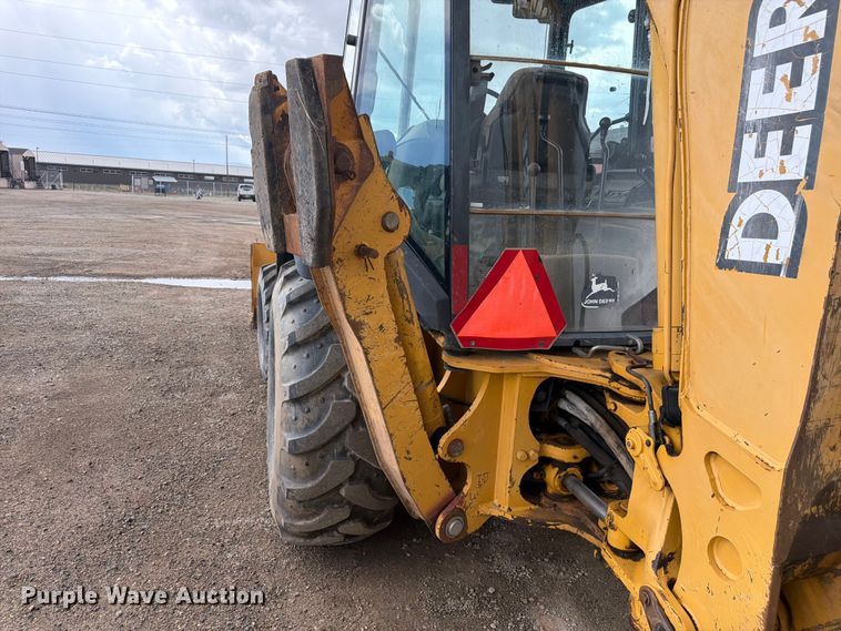 image for item FM7612 2001 John Deere 410G backhoe