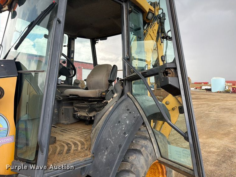 image for item FM7612 2001 John Deere 410G backhoe