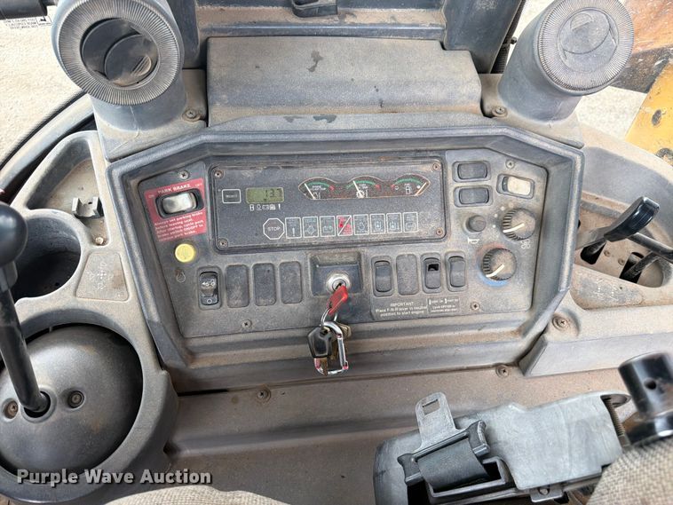 image for item FM7612 2001 John Deere 410G backhoe