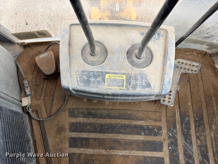 image for item FM7612 2001 John Deere 410G backhoe