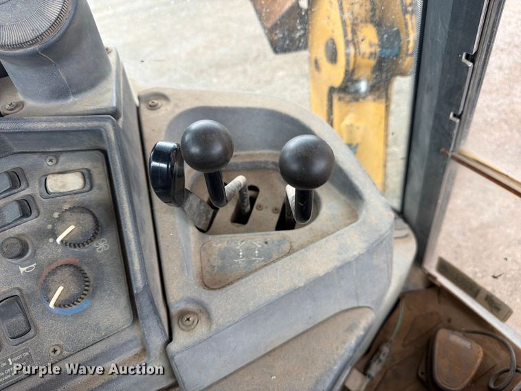 image for item FM7612 2001 John Deere 410G backhoe