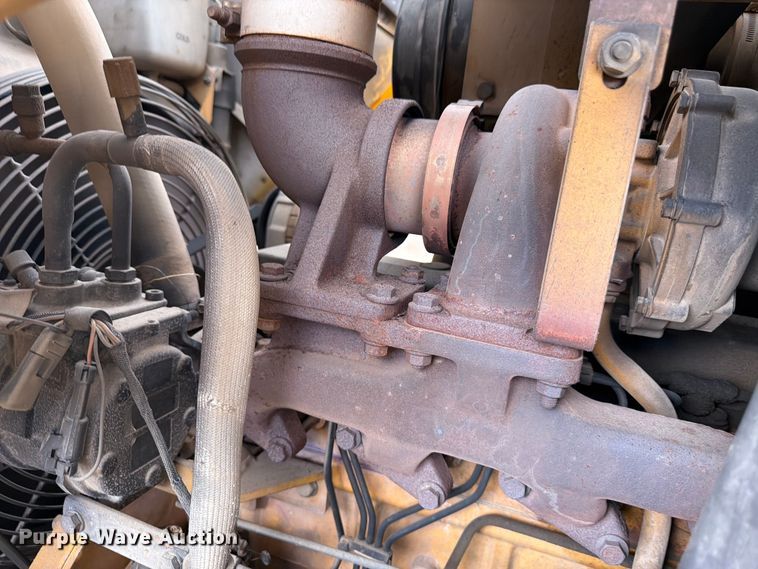 image for item FM7612 2001 John Deere 410G backhoe