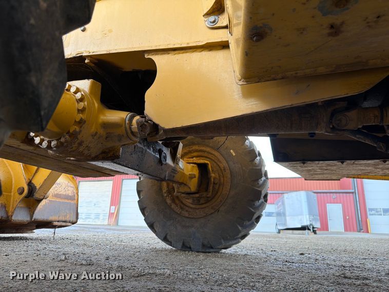image for item FM7612 2001 John Deere 410G backhoe