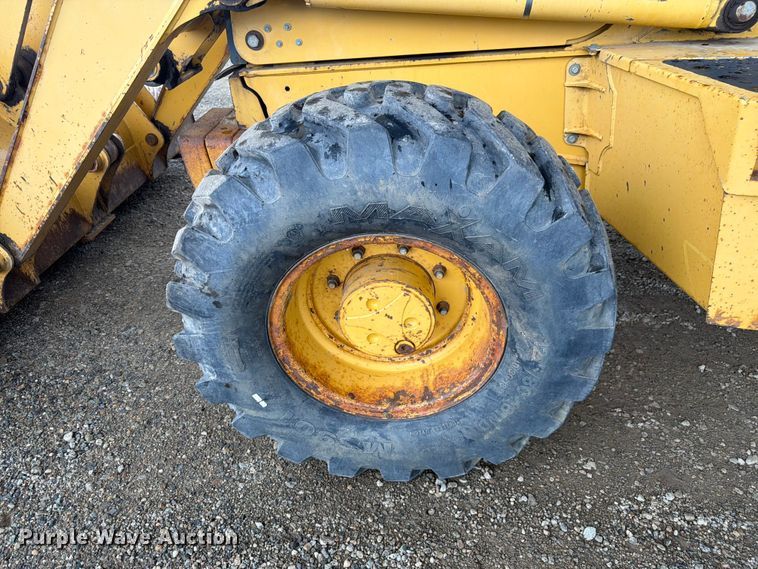 image for item FM7612 2001 John Deere 410G backhoe