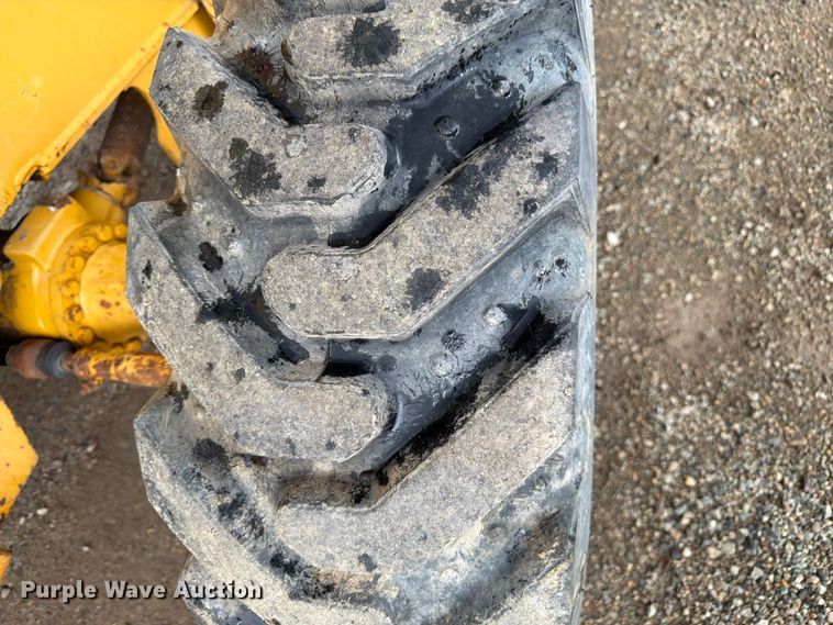image for item FM7612 2001 John Deere 410G backhoe