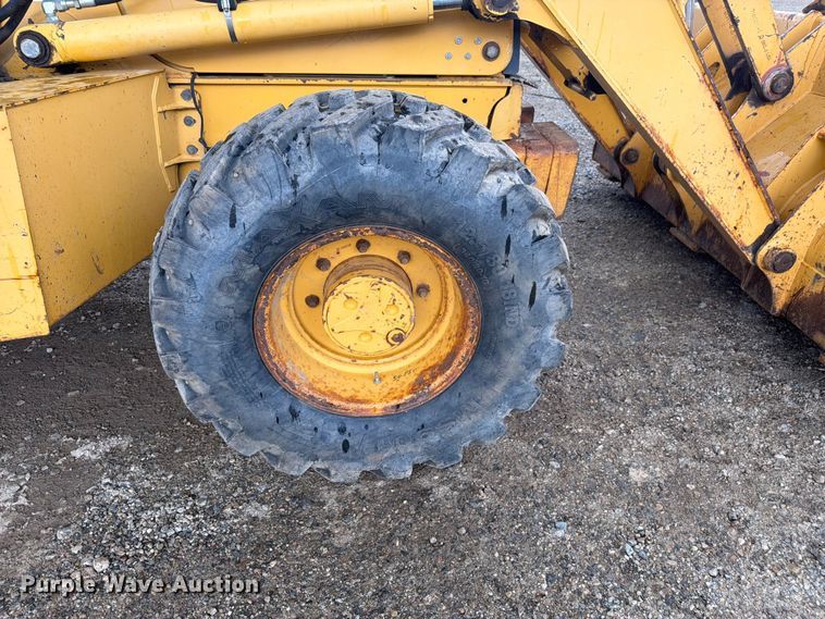 image for item FM7612 2001 John Deere 410G backhoe