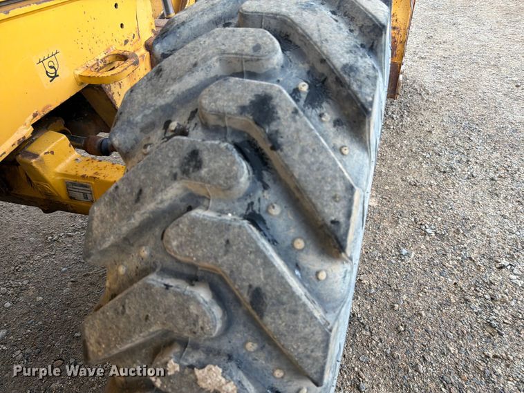 image for item FM7612 2001 John Deere 410G backhoe