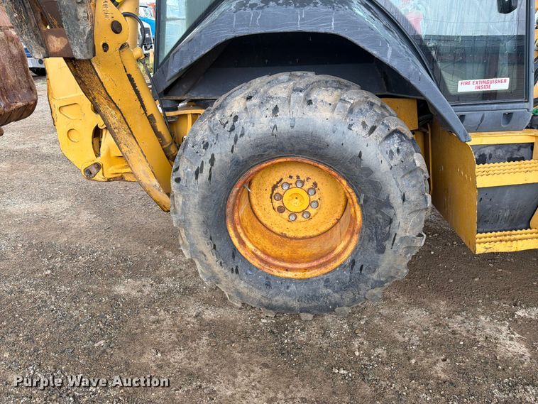 image for item FM7612 2001 John Deere 410G backhoe