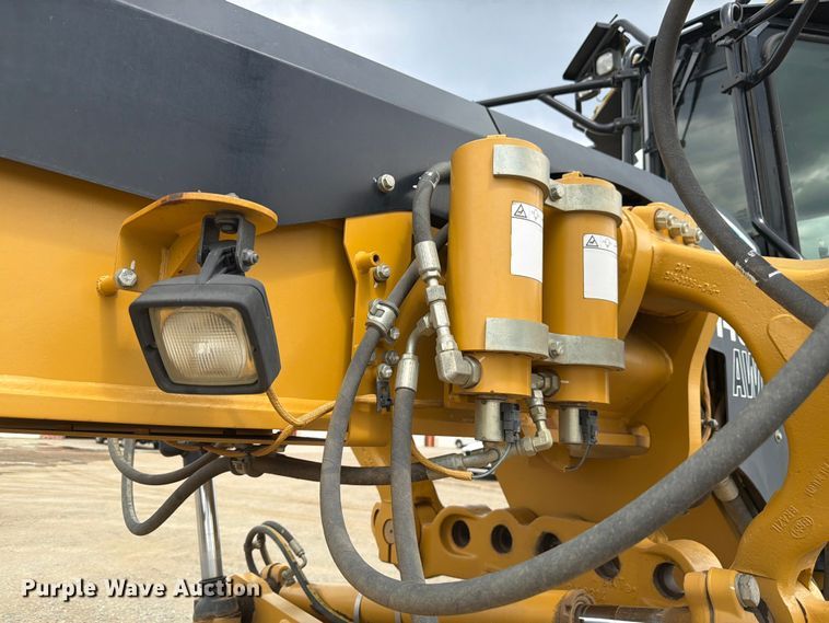 image for item FM7622 2012 Caterpillar 140M2 motor grader