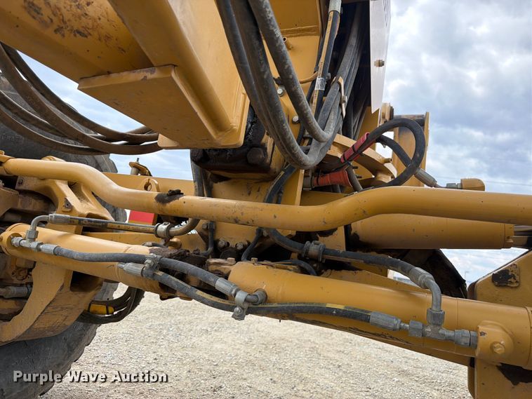 image for item FM7622 2012 Caterpillar 140M2 motor grader