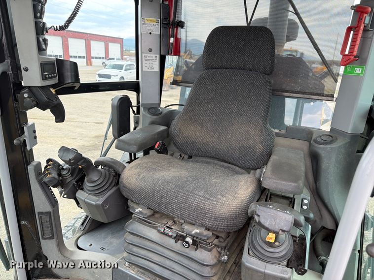 image for item FM7622 2012 Caterpillar 140M2 motor grader