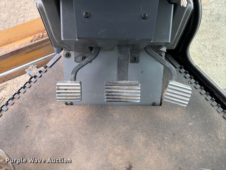 image for item FM7622 2012 Caterpillar 140M2 motor grader