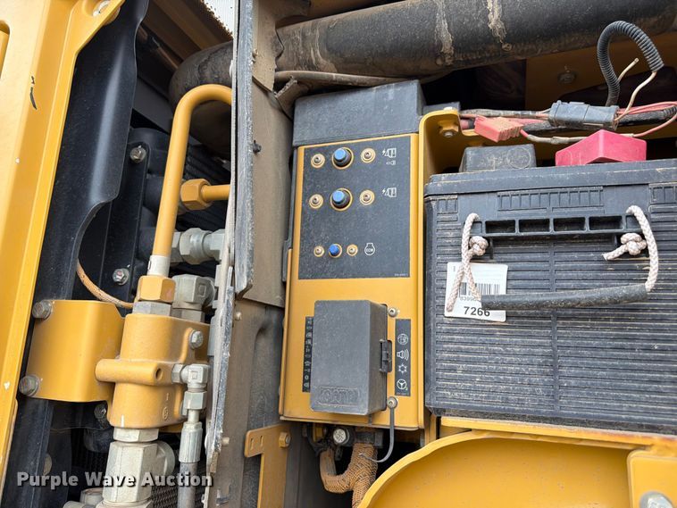 image for item FM7622 2012 Caterpillar 140M2 motor grader