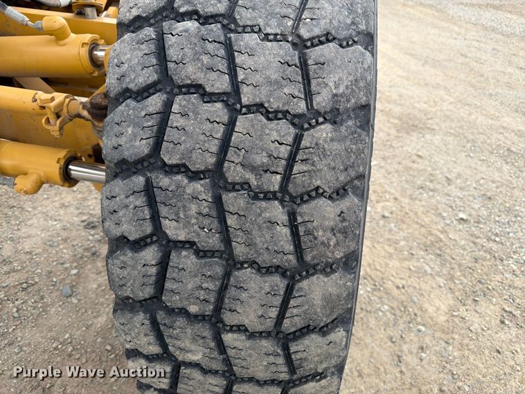 image for item FM7622 2012 Caterpillar 140M2 motor grader