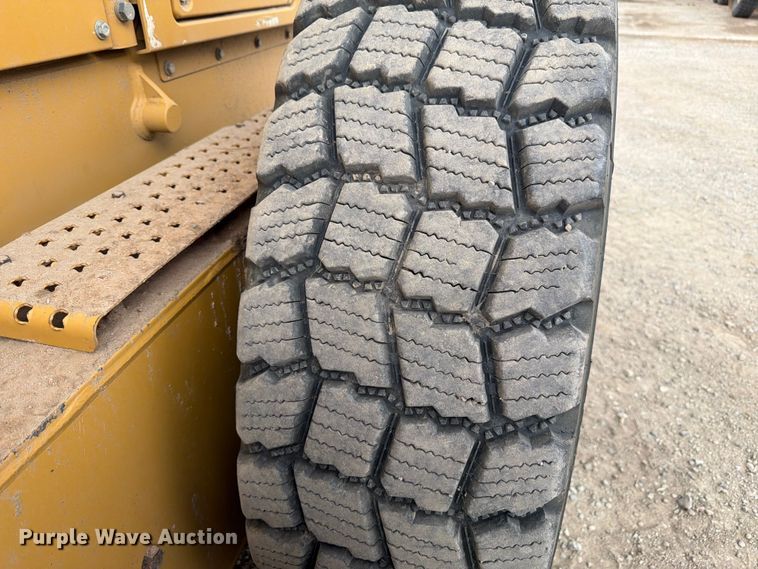 image for item FM7622 2012 Caterpillar 140M2 motor grader
