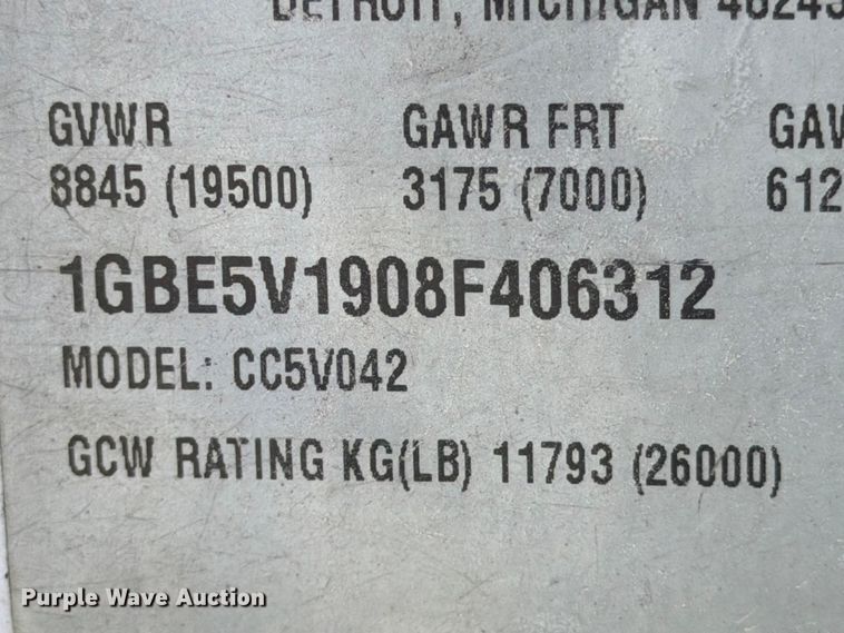 image for item FN2014 2008 Chevrolet C5500 shuttle bus
