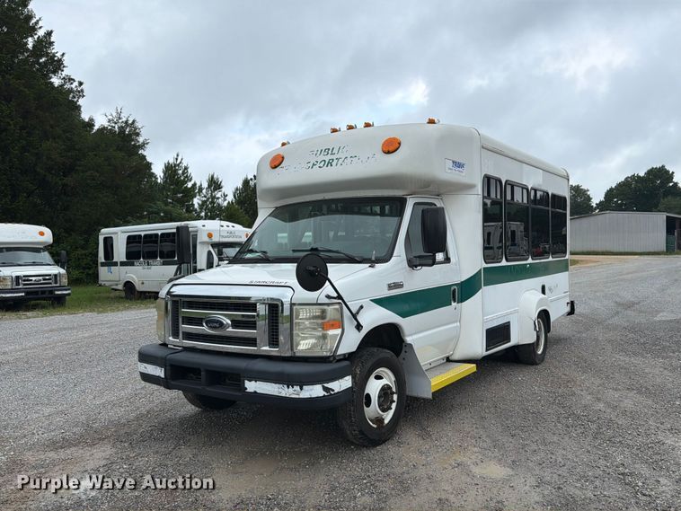 2012 Ford E350 shuttle bus