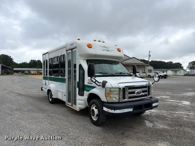 image for item FN2015 2012 Ford E350 shuttle bus