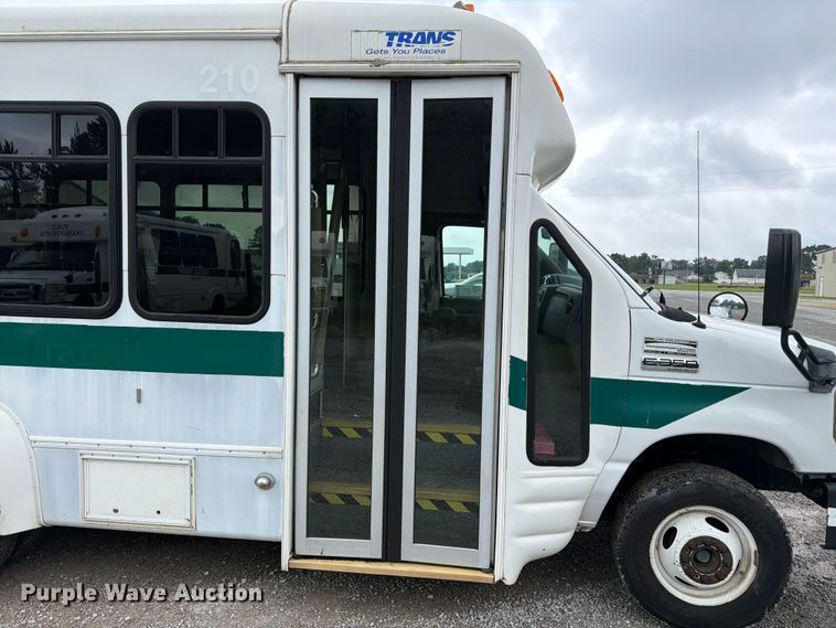 image for item FN2015 2012 Ford E350 shuttle bus
