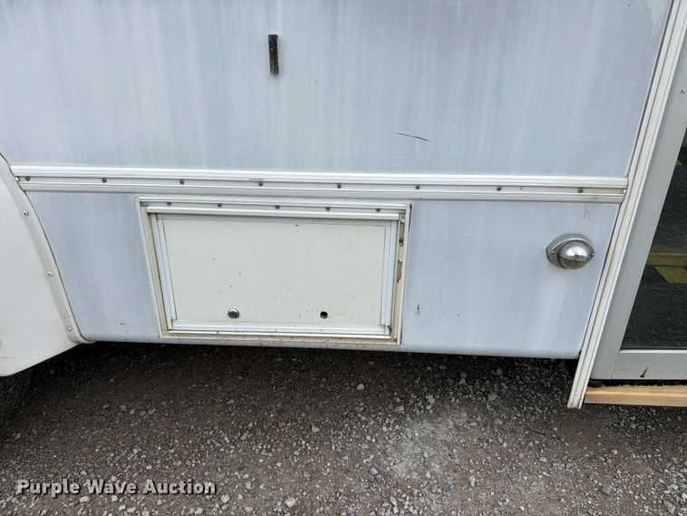 image for item FN2015 2012 Ford E350 shuttle bus