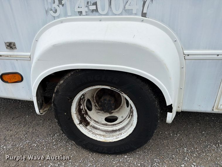 image for item FN2015 2012 Ford E350 shuttle bus