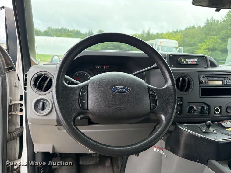 image for item FN2015 2012 Ford E350 shuttle bus