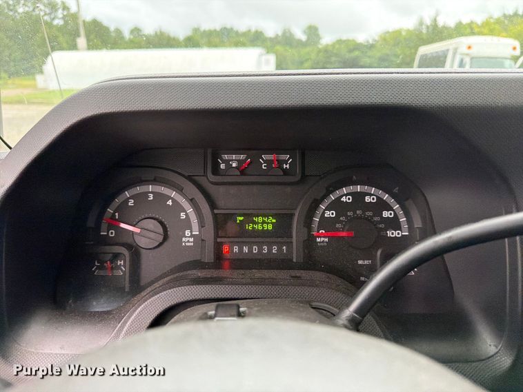 image for item FN2015 2012 Ford E350 shuttle bus