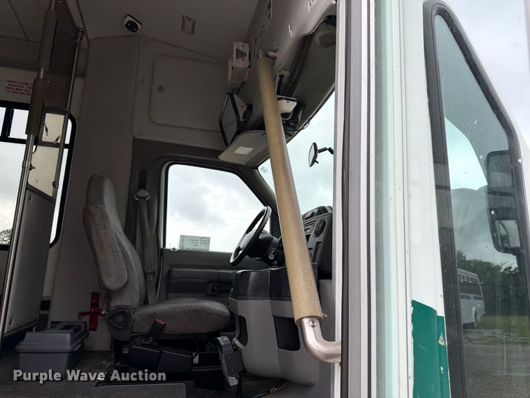 image for item FN2015 2012 Ford E350 shuttle bus