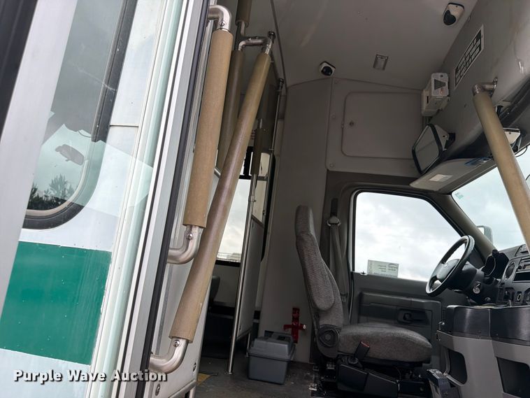image for item FN2015 2012 Ford E350 shuttle bus