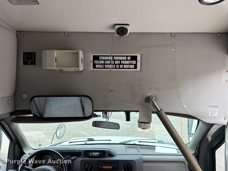 image for item FN2015 2012 Ford E350 shuttle bus
