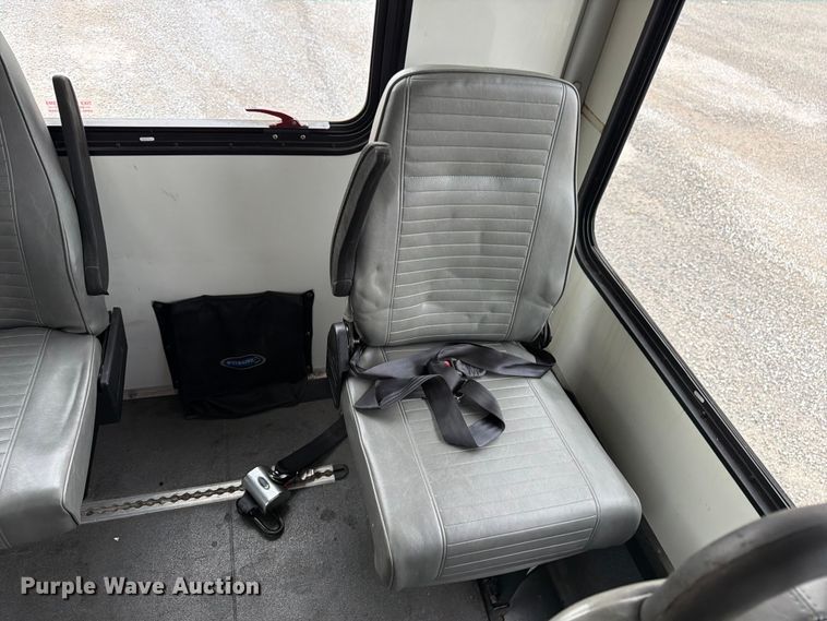 image for item FN2015 2012 Ford E350 shuttle bus