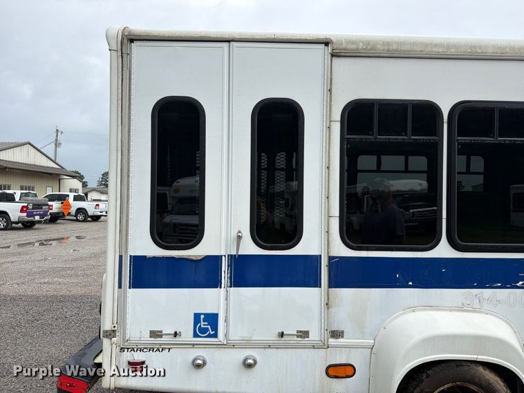 image for item FN2016 2010 Starcraft Starlite shuttle bus