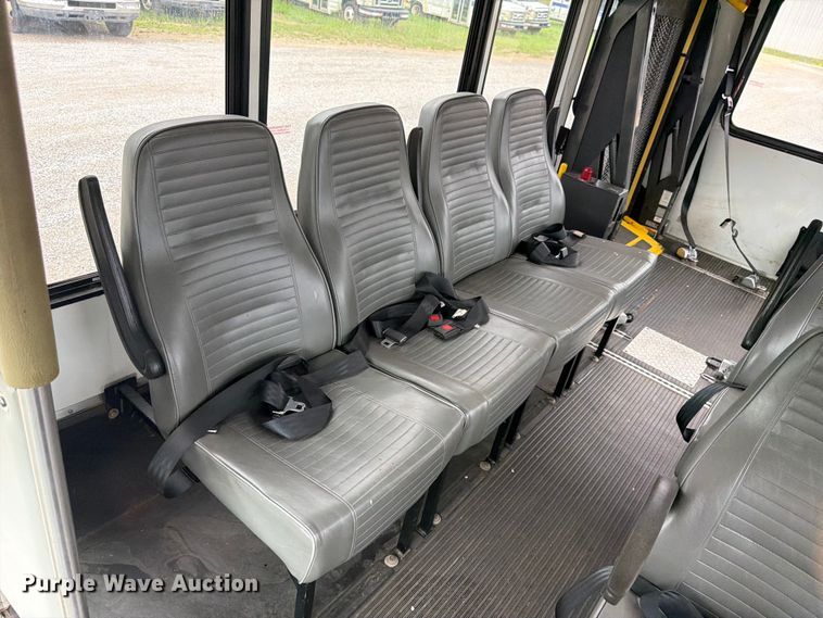 image for item FN2016 2010 Starcraft Starlite shuttle bus