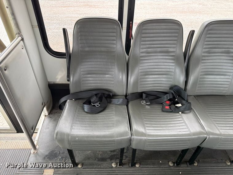 image for item FN2016 2010 Starcraft Starlite shuttle bus