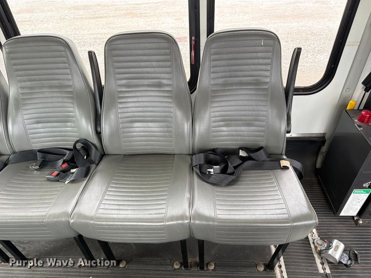 image for item FN2016 2010 Starcraft Starlite shuttle bus