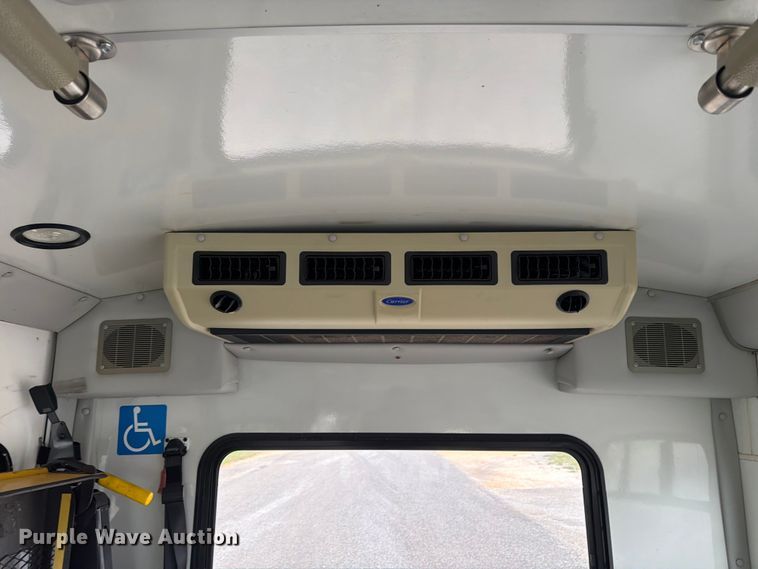 image for item FN2016 2010 Starcraft Starlite shuttle bus