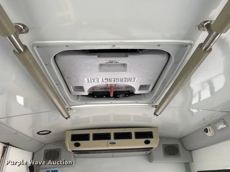 image for item FN2016 2010 Starcraft Starlite shuttle bus