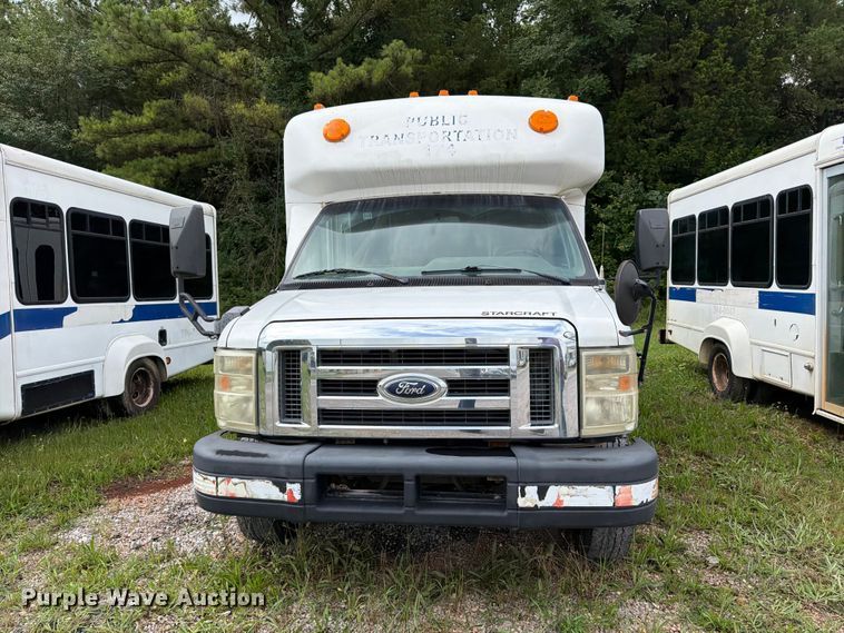 image for item FN2017 2010 Starcraft Starlite shuttle bus