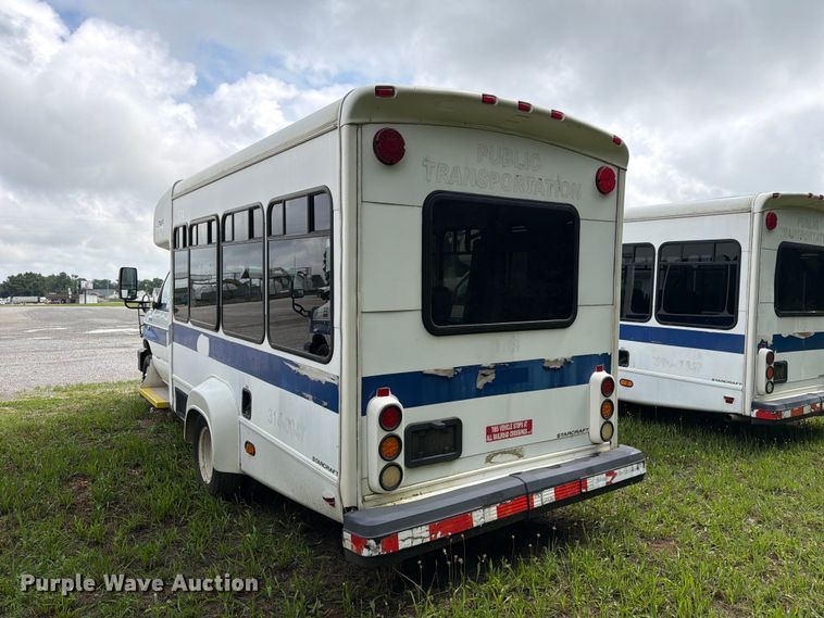 image for item FN2017 2010 Starcraft Starlite shuttle bus