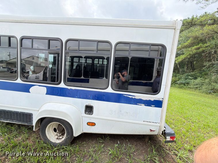 image for item FN2017 2010 Starcraft Starlite shuttle bus