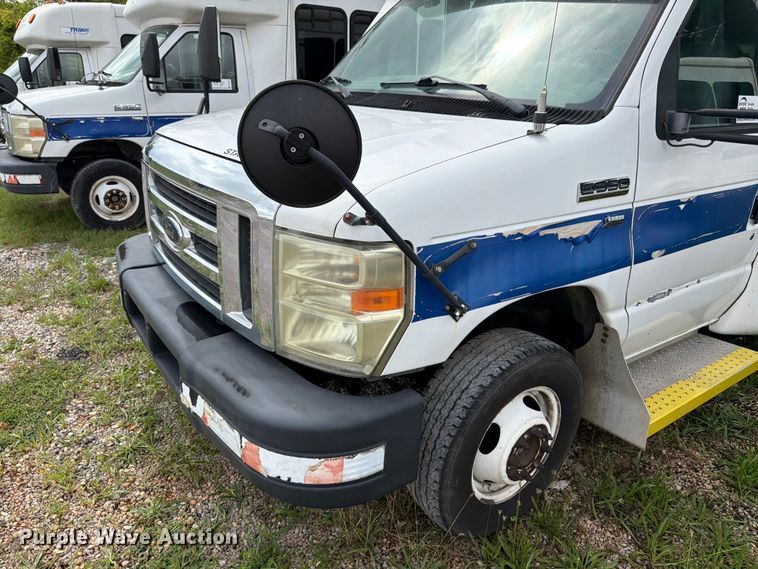 image for item FN2017 2010 Starcraft Starlite shuttle bus