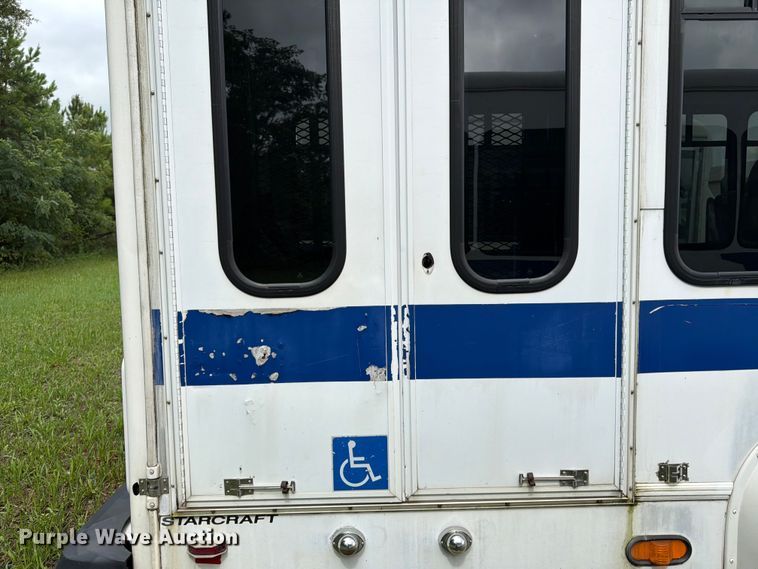 image for item FN2017 2010 Starcraft Starlite shuttle bus