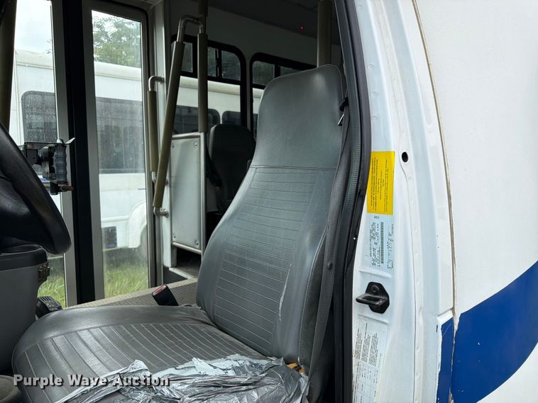 image for item FN2017 2010 Starcraft Starlite shuttle bus