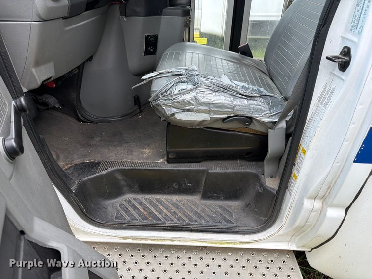 image for item FN2017 2010 Starcraft Starlite shuttle bus