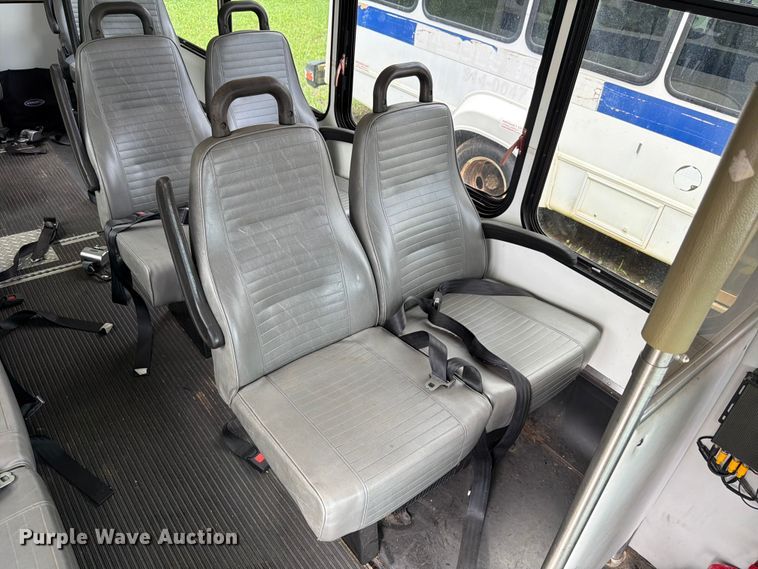 image for item FN2017 2010 Starcraft Starlite shuttle bus