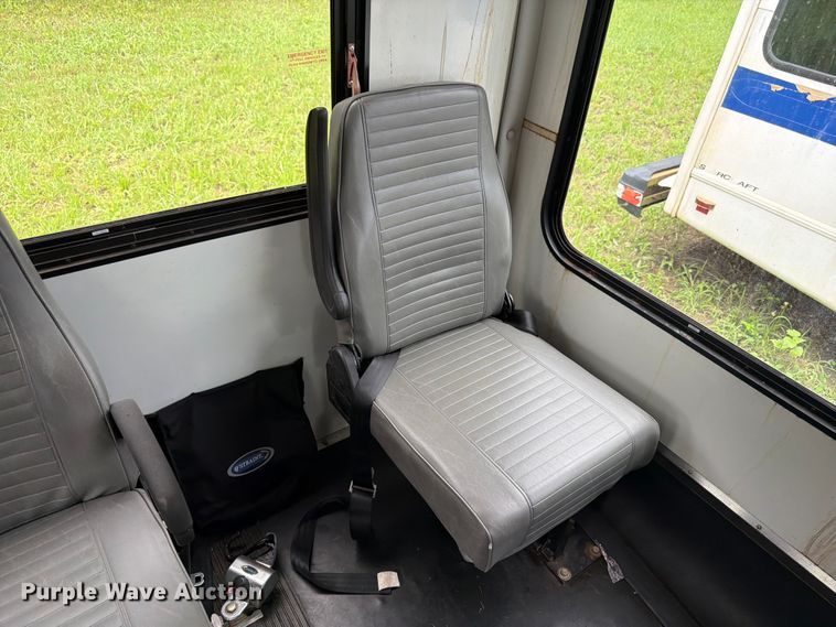 image for item FN2017 2010 Starcraft Starlite shuttle bus