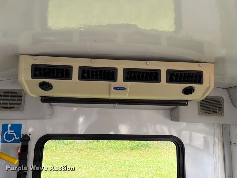 image for item FN2017 2010 Starcraft Starlite shuttle bus